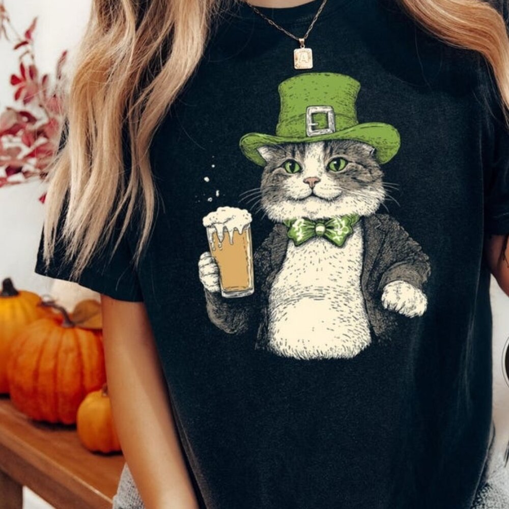 Funny Drunk Irish Cat T-Shirt | Leprechaun Beer Cat Tee